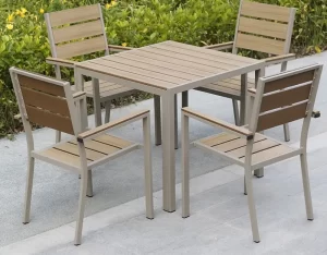 Las Lajas Dining Set